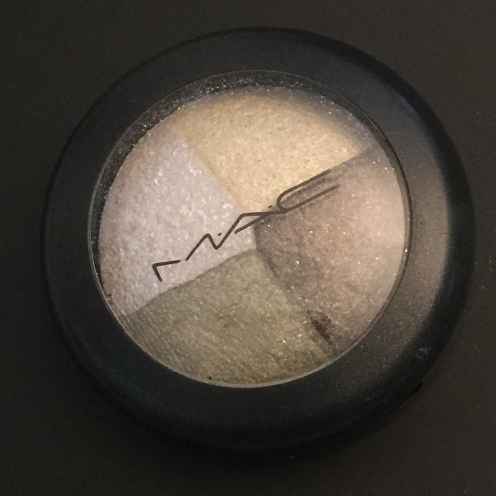 2/$15🎉- 
MAC Mineralize Eyeshadow